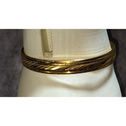 Vintage Classic Luxe Trifari Gold Tone Engraved Hinged Bangle Bracelet