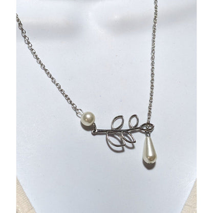 Silver Pearl Leaf Necklace