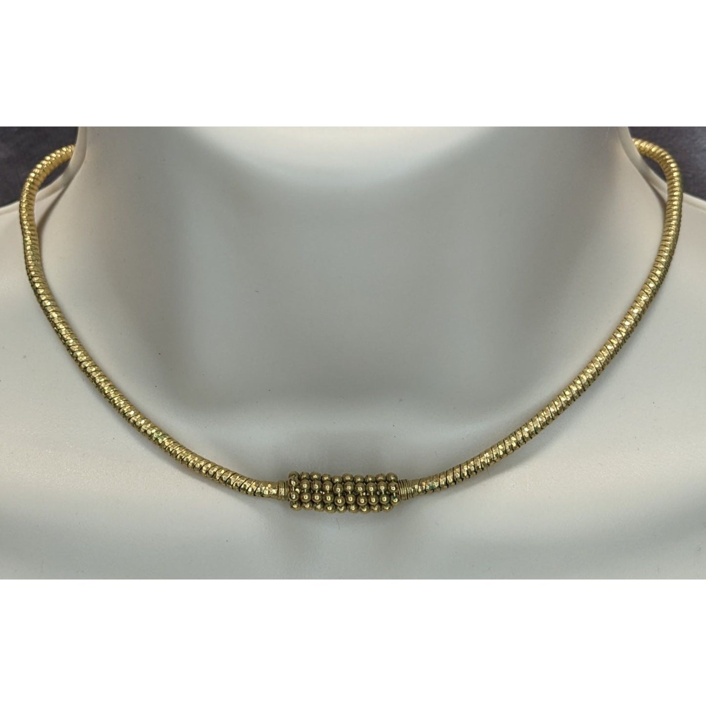 Elegant Modern Gold-Tone Chocker Necklace With Beaded Accent