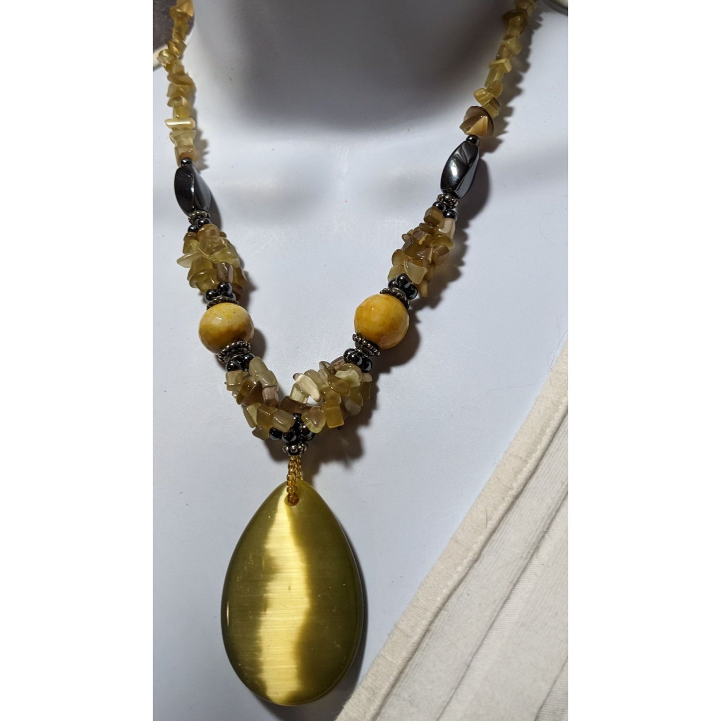 Yellow Gemstone Cateye Necklace