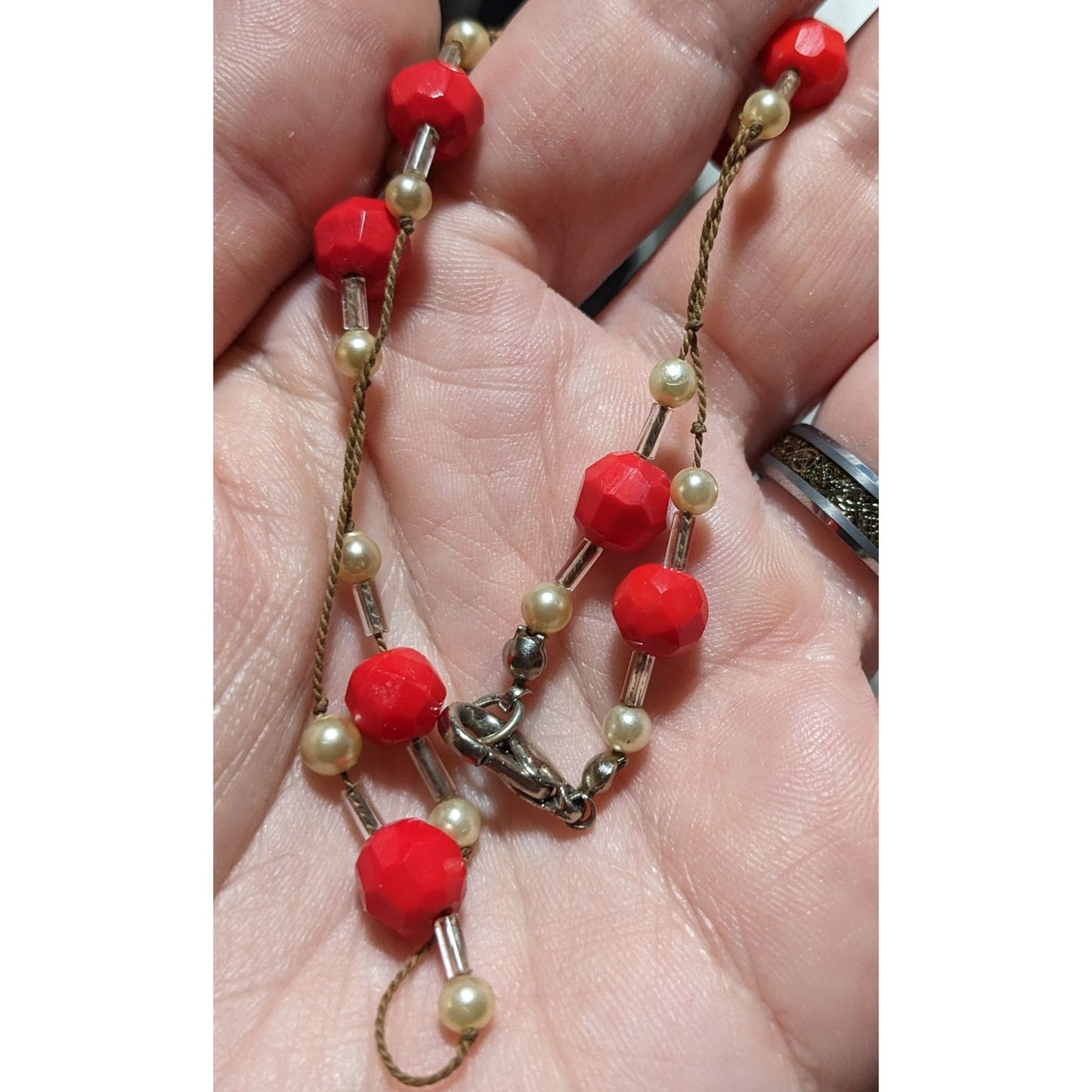 Minimalist Red And White Glass Pearl Beaded Necklace