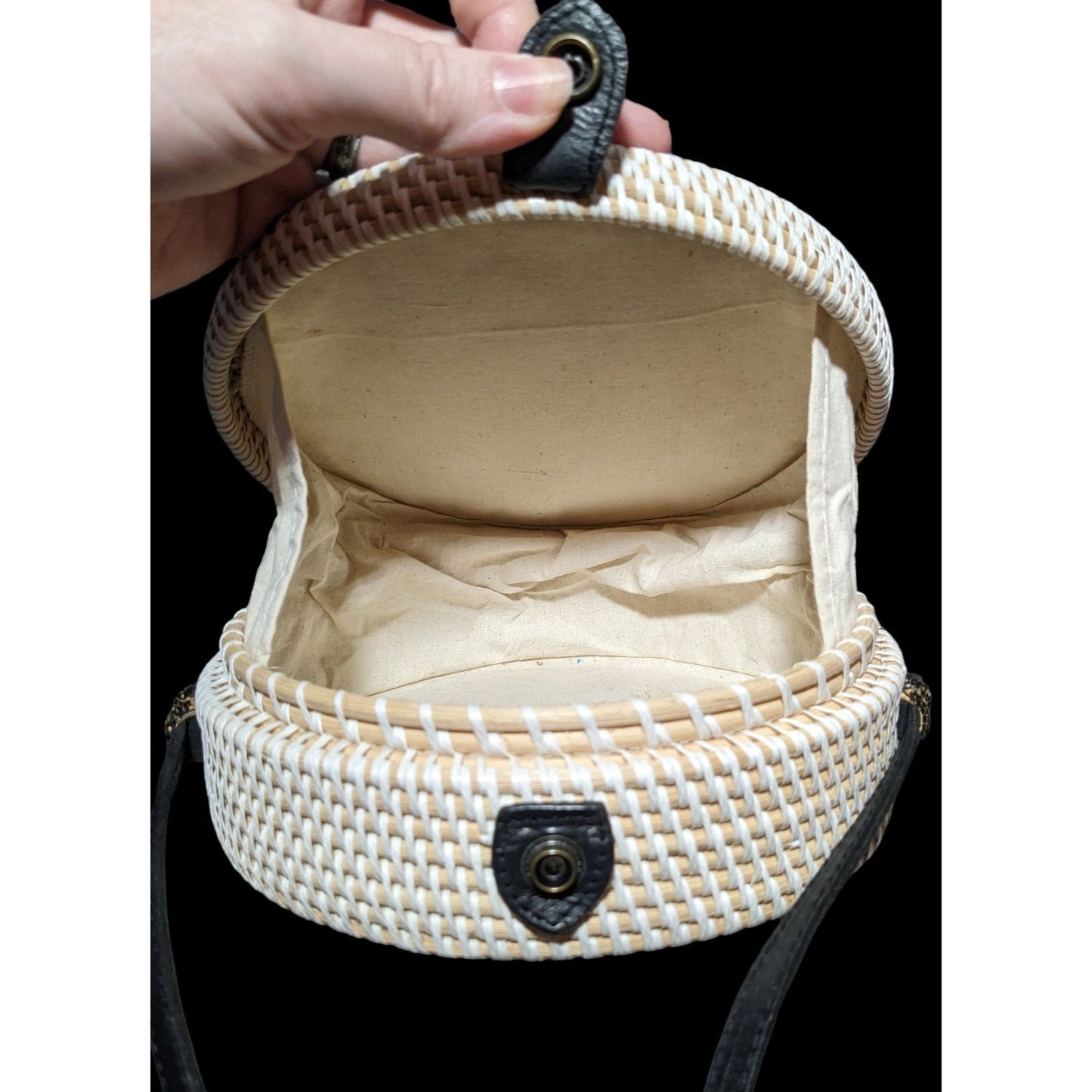 Retro Round Woven Rattan Crossbody Purse