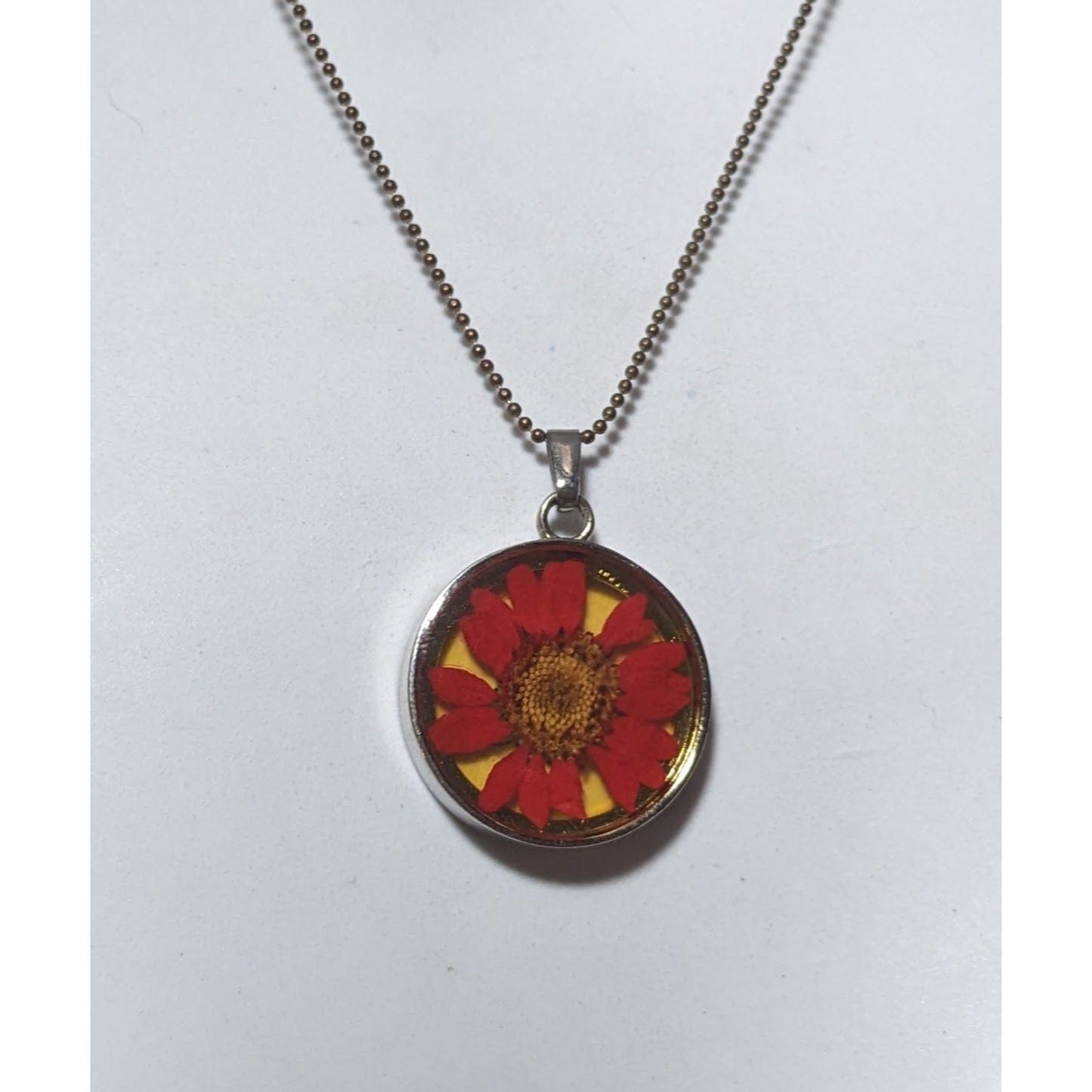 Vintage Preserved Daisy Pendant Necklace