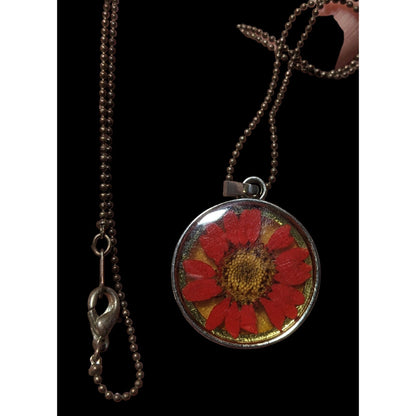 Vintage Preserved Daisy Pendant Necklace