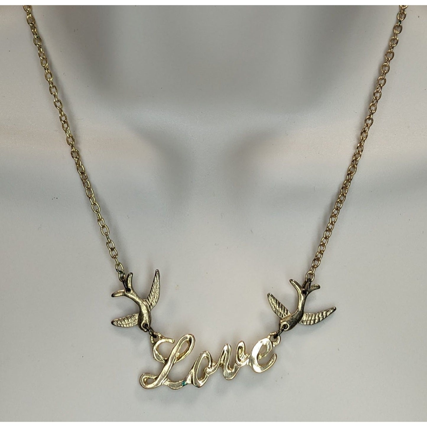 Vintage Style Love Necklace Gold Dove Charm Pendant Rockabilly Romantic Jewelry