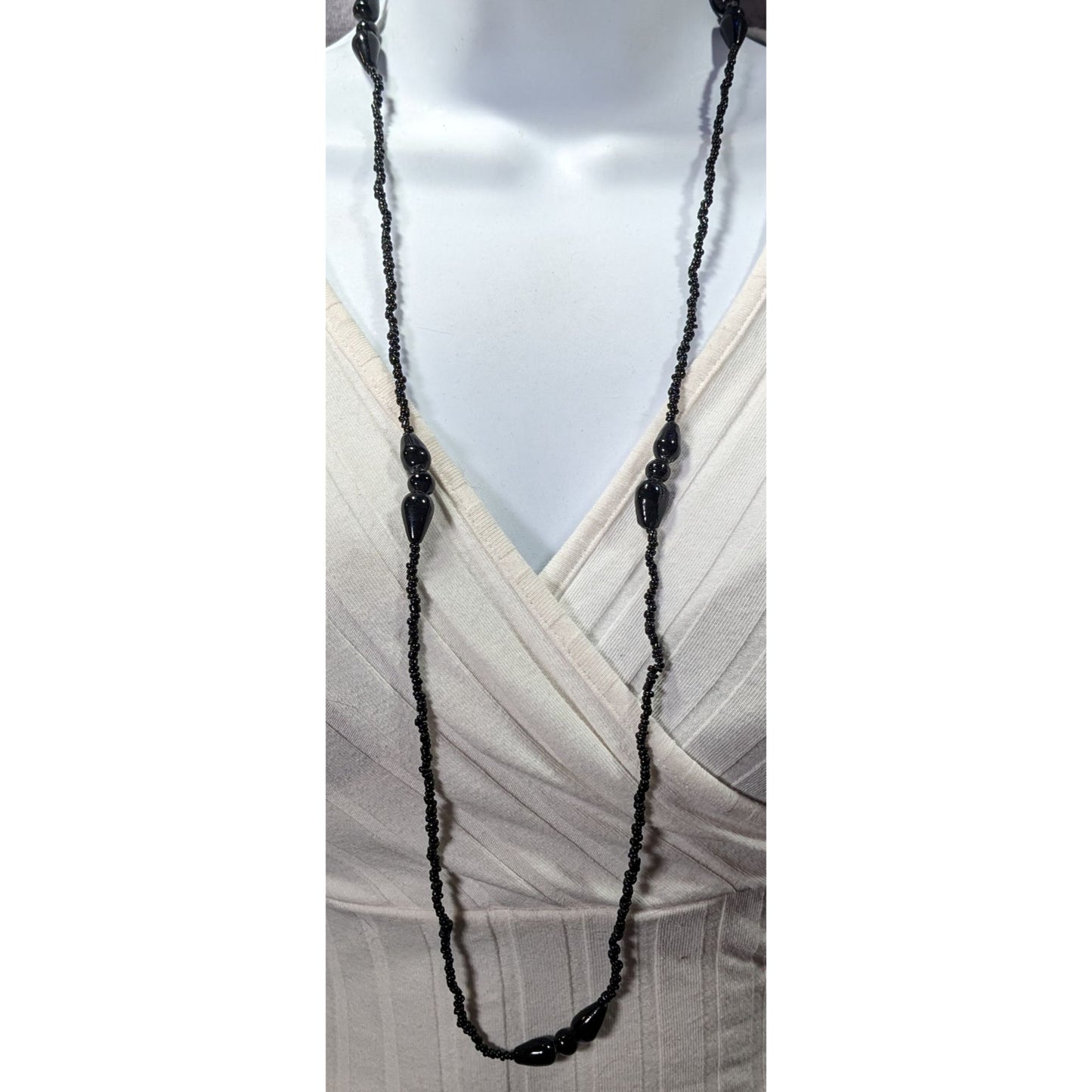 Simple Elegant Black Glass Beaded Necklace