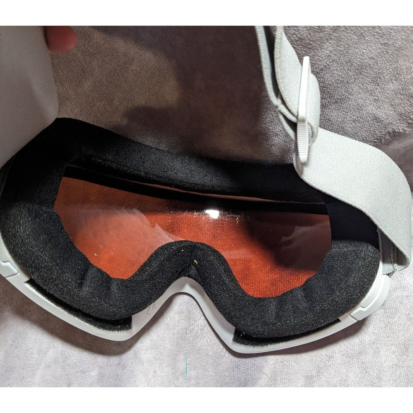 White/Grey Ski Goggles