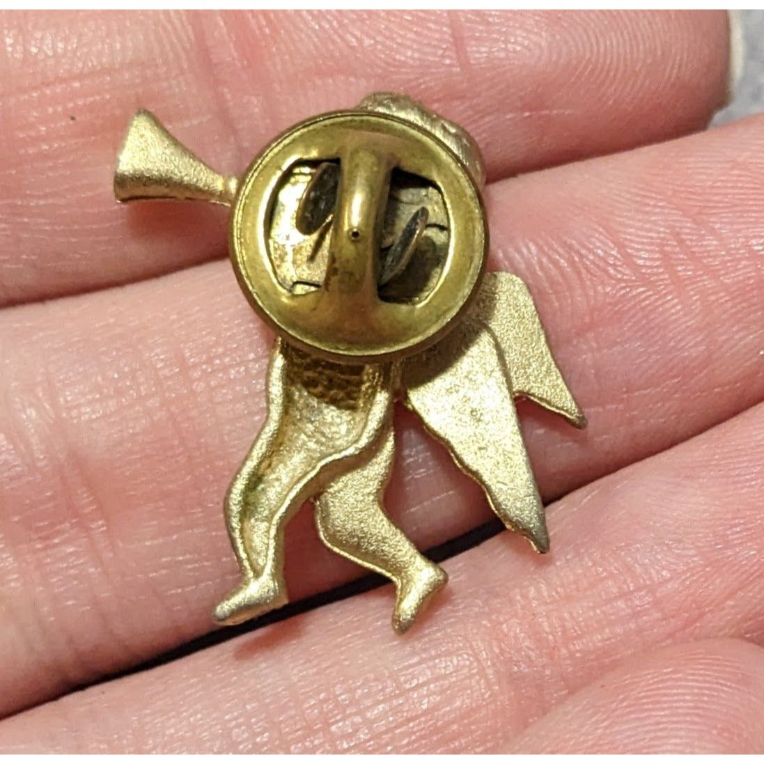 Vintage Gold Tone Trumpeting Cherub Lapel Pin