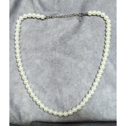 Classic Elegant Faux Pearl Beaded Necklace