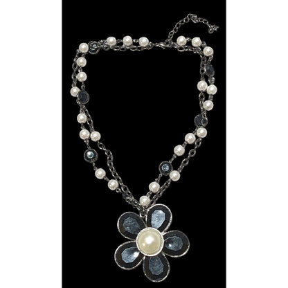 Mod Pearl Flower Necklace