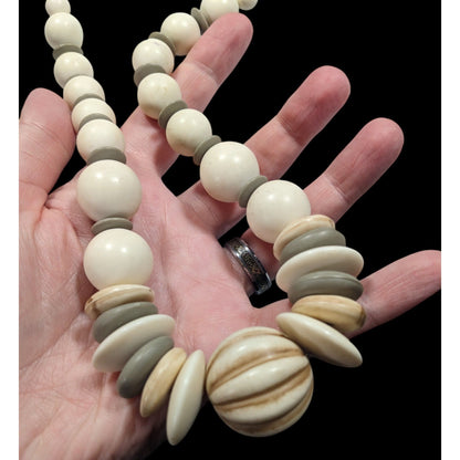 Vintage Cream And Grey Lucite Beaded Necklace