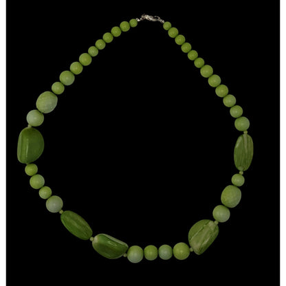 Vintage Retro Chunky Green Beaded Necklace