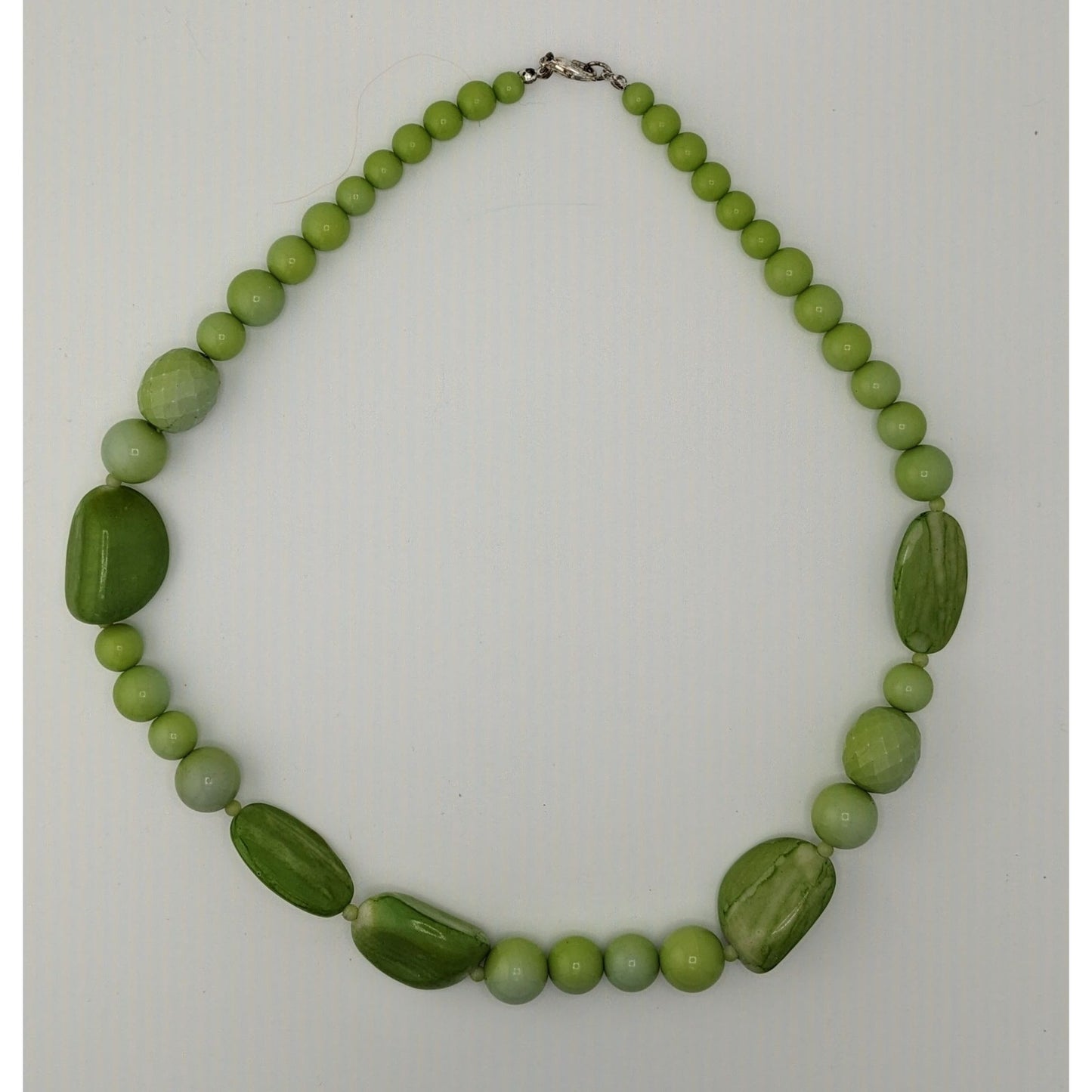 Vintage Retro Chunky Green Beaded Necklace