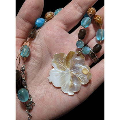 Vintage Mother Of Pearl Flower Beaded Necklace