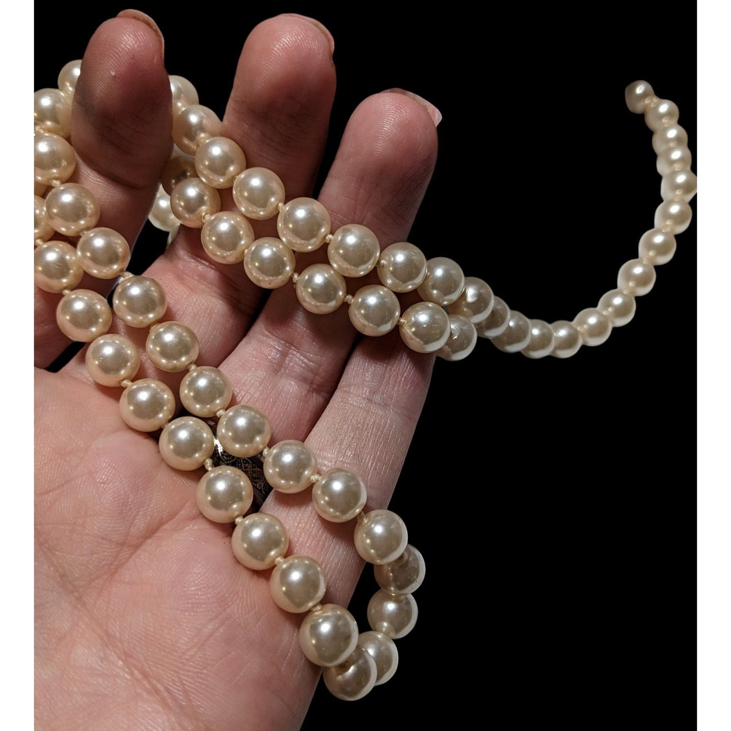 Elegant Midcentury Glass Pearl  Necklace