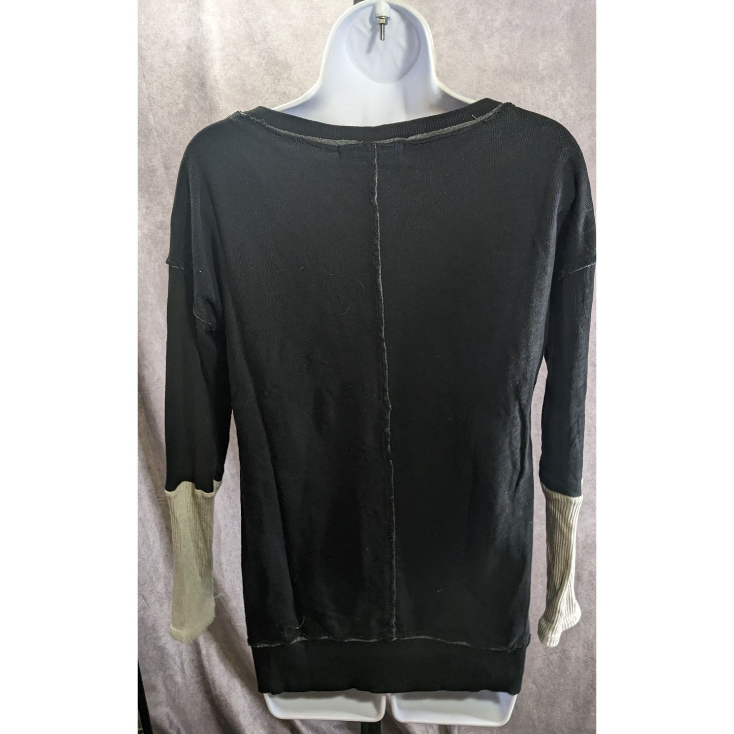 Americanable Black Grunge Top With Distressed Hem & Grey Ribbed Sleeves Side Zippers Made In USA Size Small