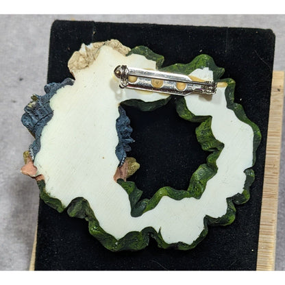 Vintage Fish Lie Fishing Frog Wreath Brooch