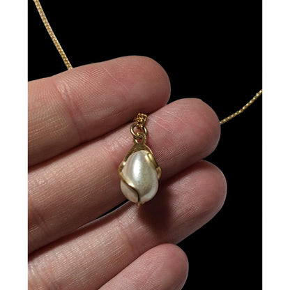 Elegant Swirl Wrapped Pearl Pendant Necklace