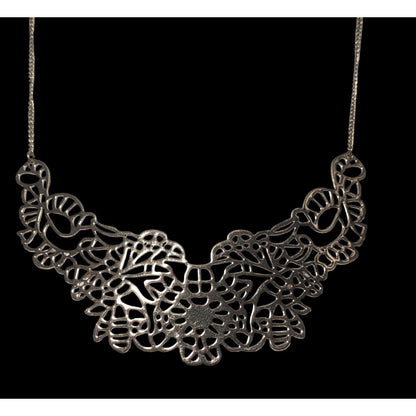 Elegant Floral Gold Cutout Necklace