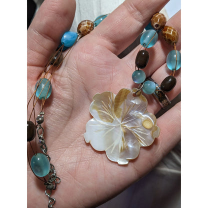 Vintage Mother Of Pearl Flower Beaded Necklace