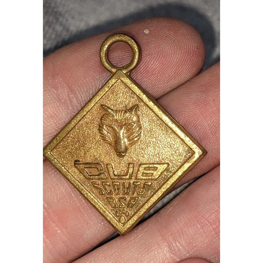 Vintage Scoutcore Americana Cub Scouts BSA Gold Tone Wolf Charm Pendant