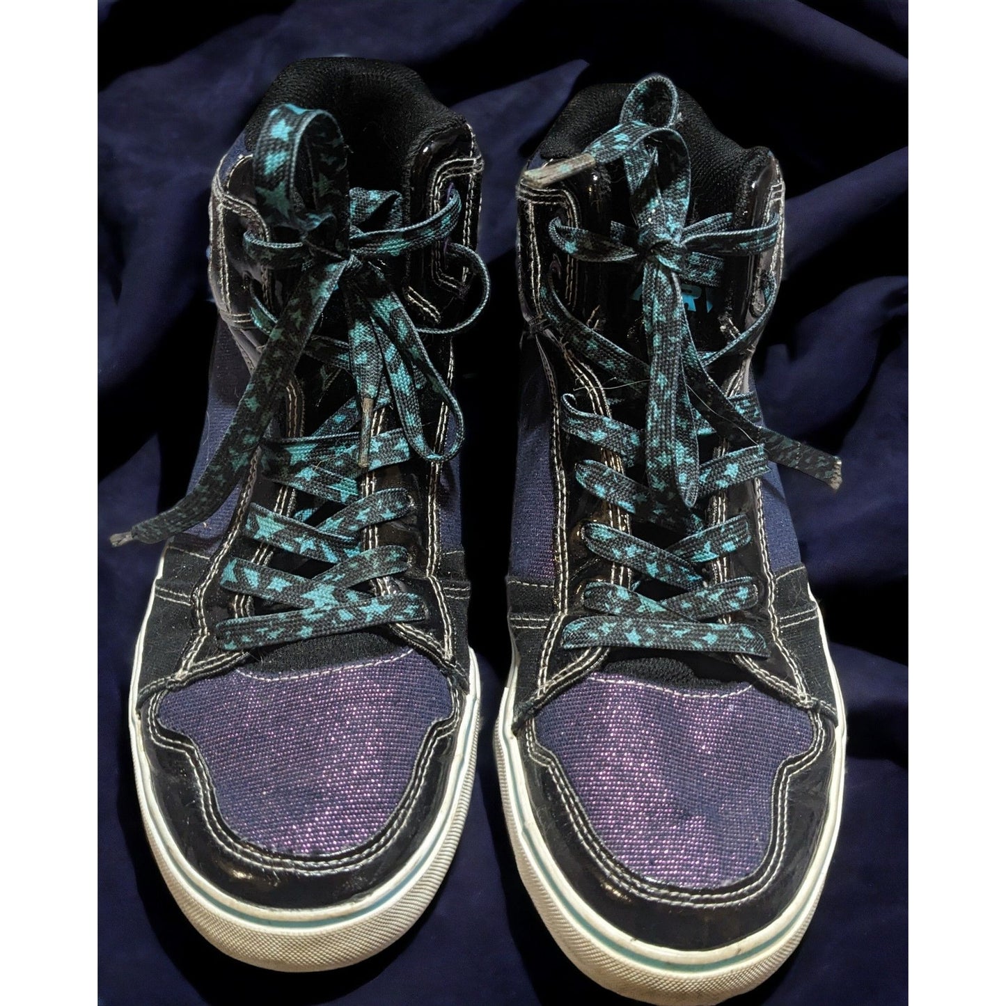 Airwalk Black And Metallic Purple Sneakers