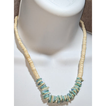 Vintage 90s Beachy Blue And White Shell Chip Beaded Necklace