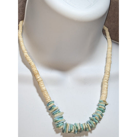 Vintage 90s Beachy Blue And White Shell Chip Beaded Necklace