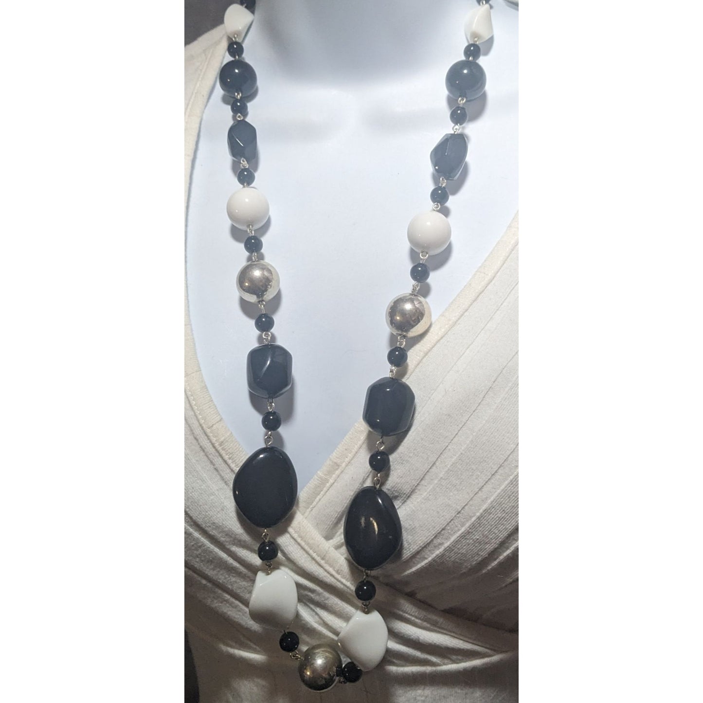 Black And White Chunky Beaded Necklace