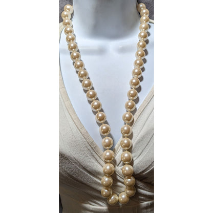 Chunky Retro Cream Faux Pearl Costume Necklace