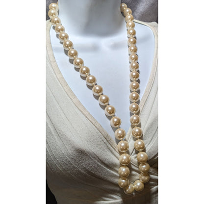 Chunky Retro Cream Faux Pearl Costume Necklace