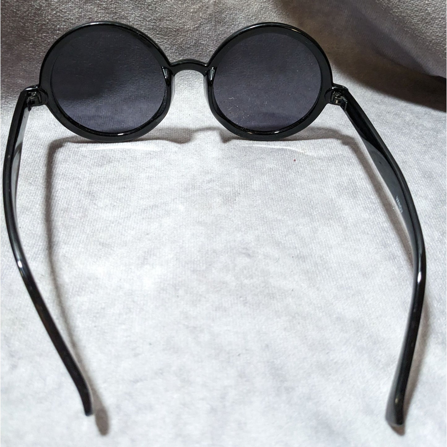 Vandy Retro Gothic Round Frame Sunglasses