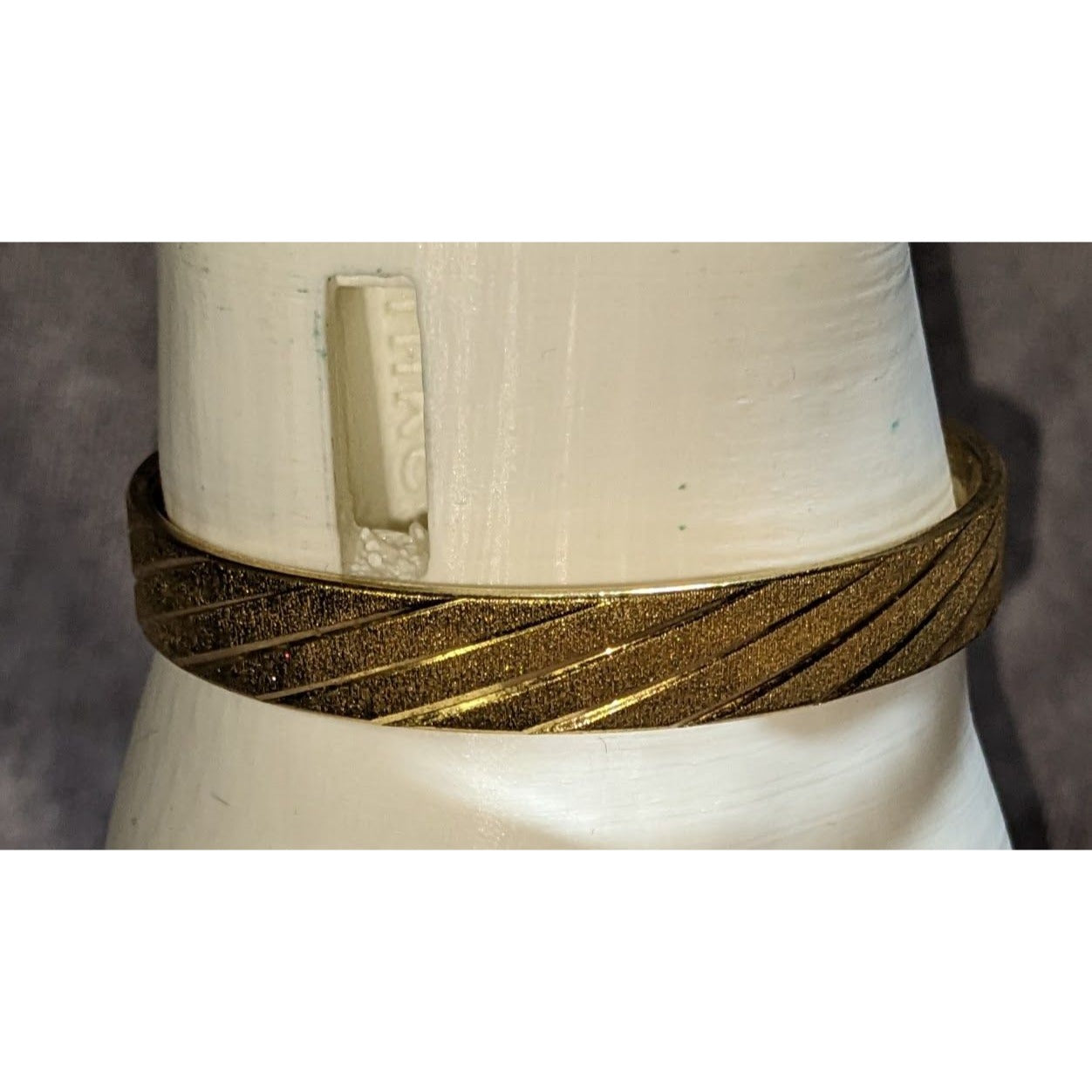 Vintage Classic Luxe Monet Gold Tone Textured Diagonal Stripe Bangle Bracelet