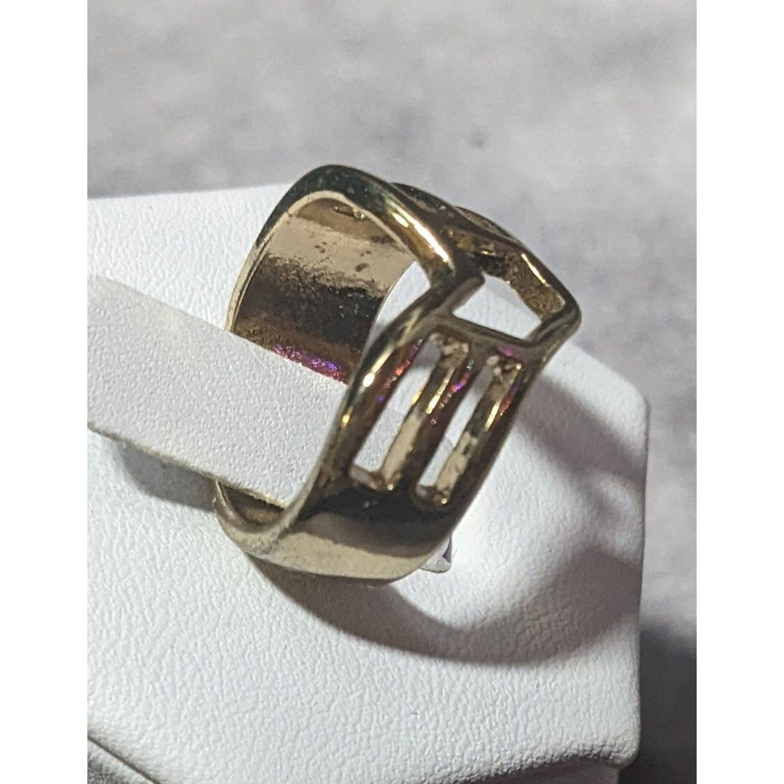 Gold Tone Slotted Chevron Fashion Ring Size 5 3/4