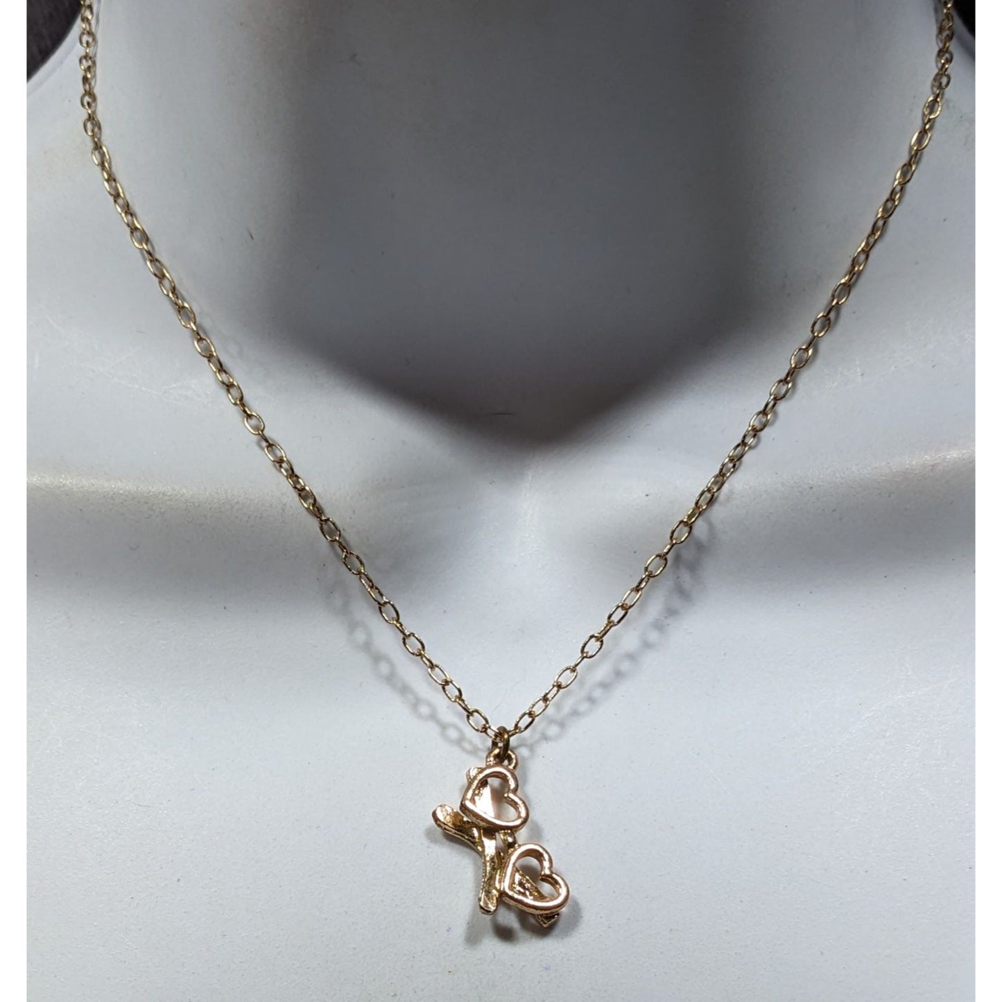 Vintage Avon Heart Gold Tone Pendant Necklace