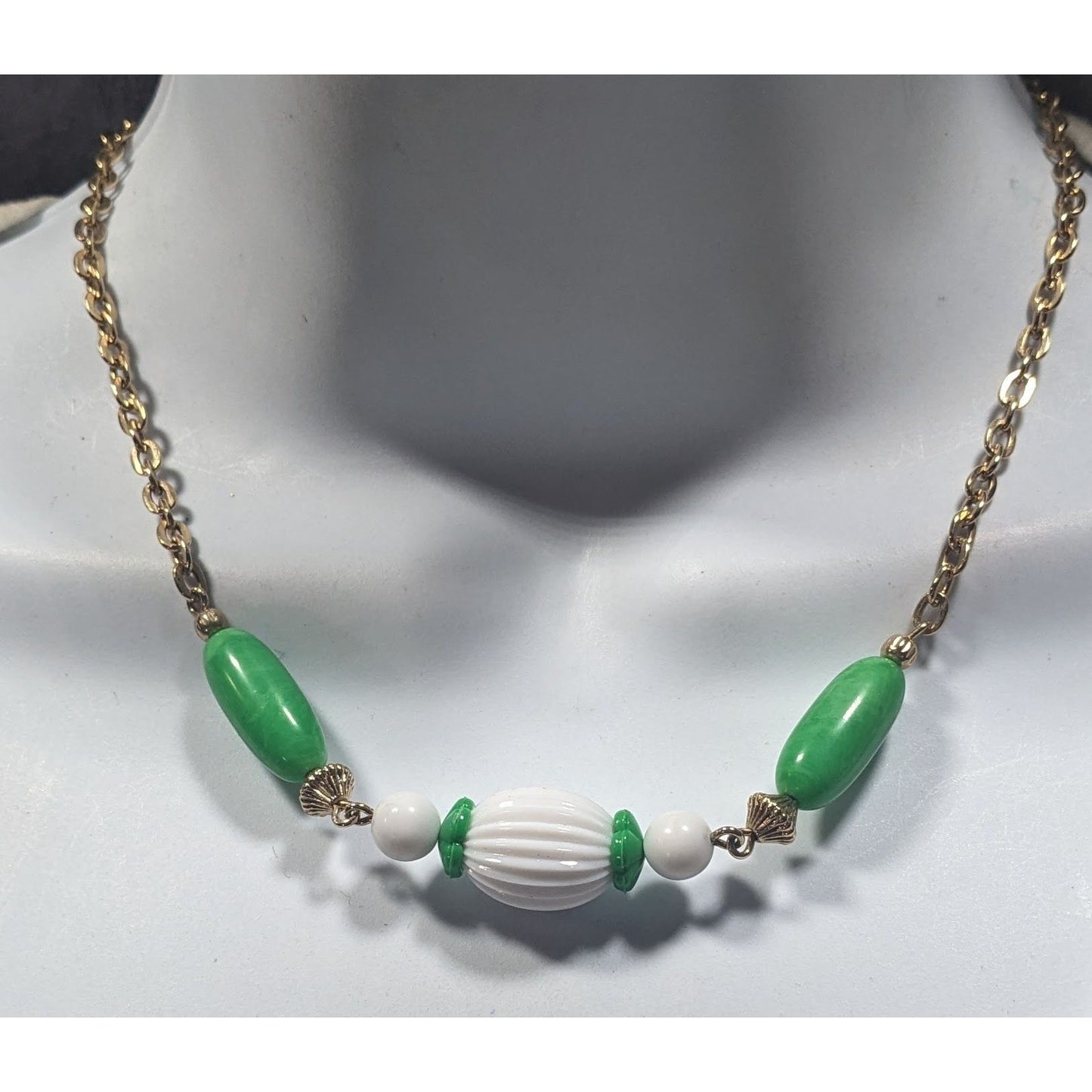 Vintage 70s Avon "Come Summer" Beaded Necklace