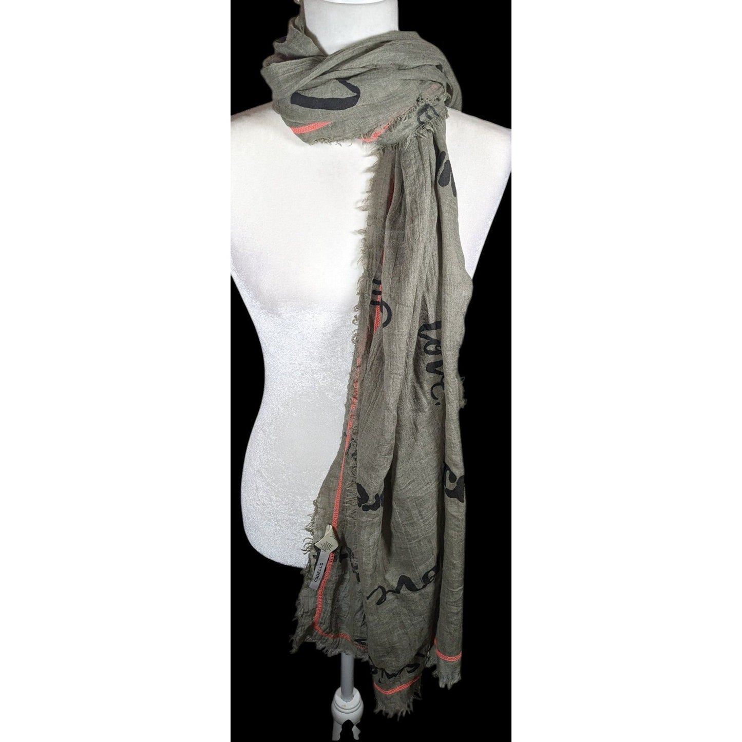 Codello Grey Love Print Scarf With Pink Contrast Stitching