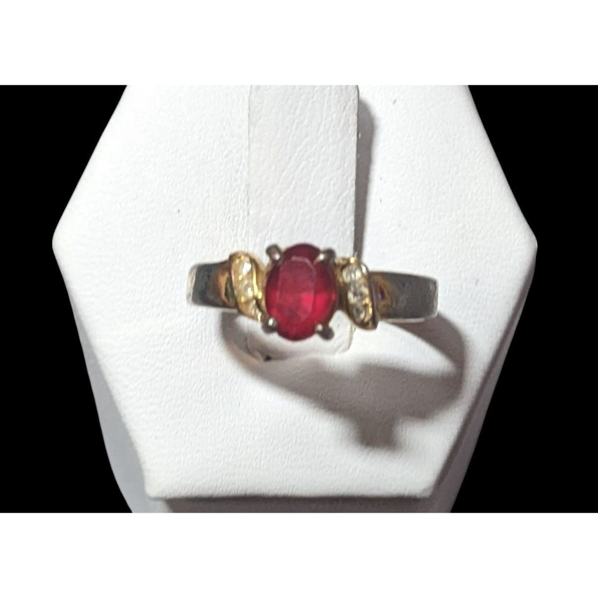 Elegant Gold Tone Ring With Red And Clear Stones Size 7