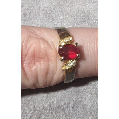 Elegant Gold Tone Ring With Red And Clear Stones Size 7