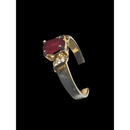 Elegant Gold Tone Ring With Red And Clear Stones Size 7