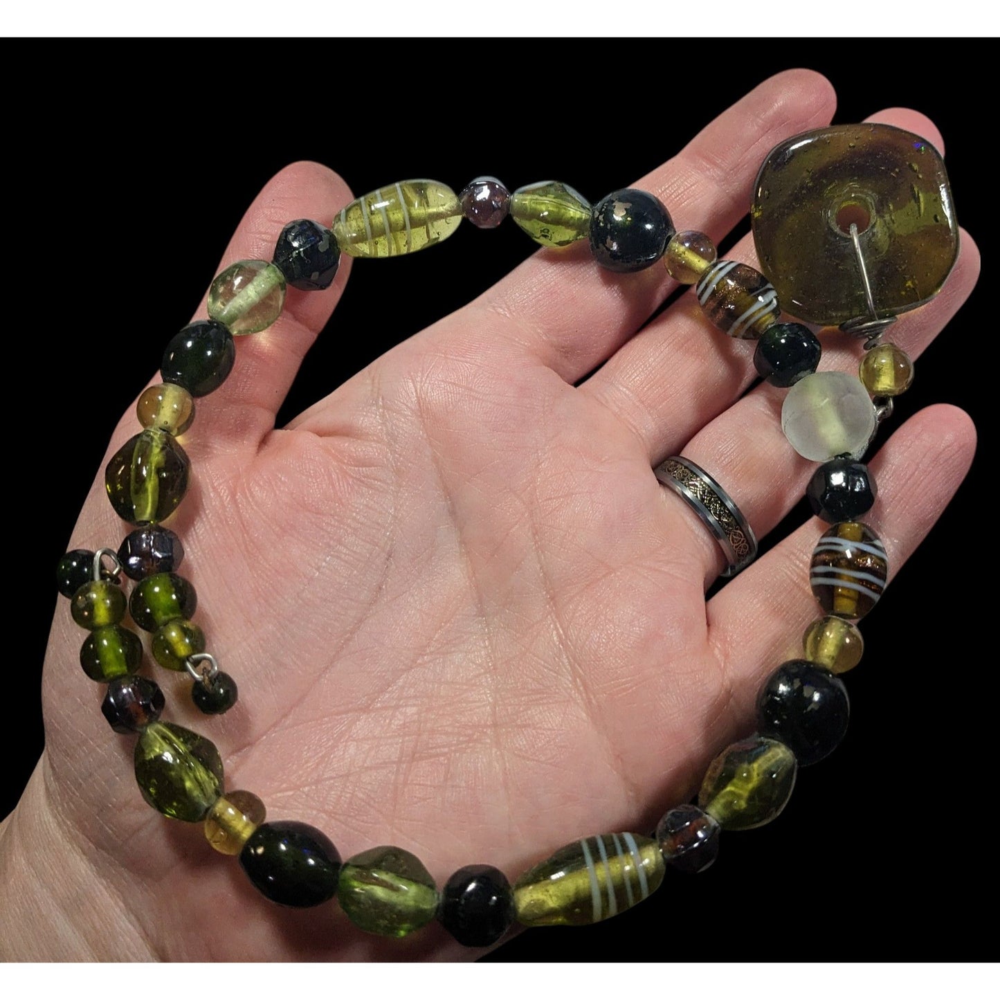 Chunky Retro Green Glass Beaded Coil Necklace