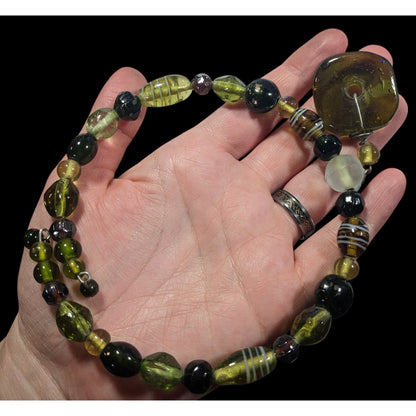 Chunky Retro Green Glass Beaded Coil Necklace