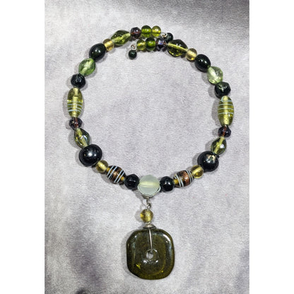 Chunky Retro Green Glass Beaded Coil Necklace