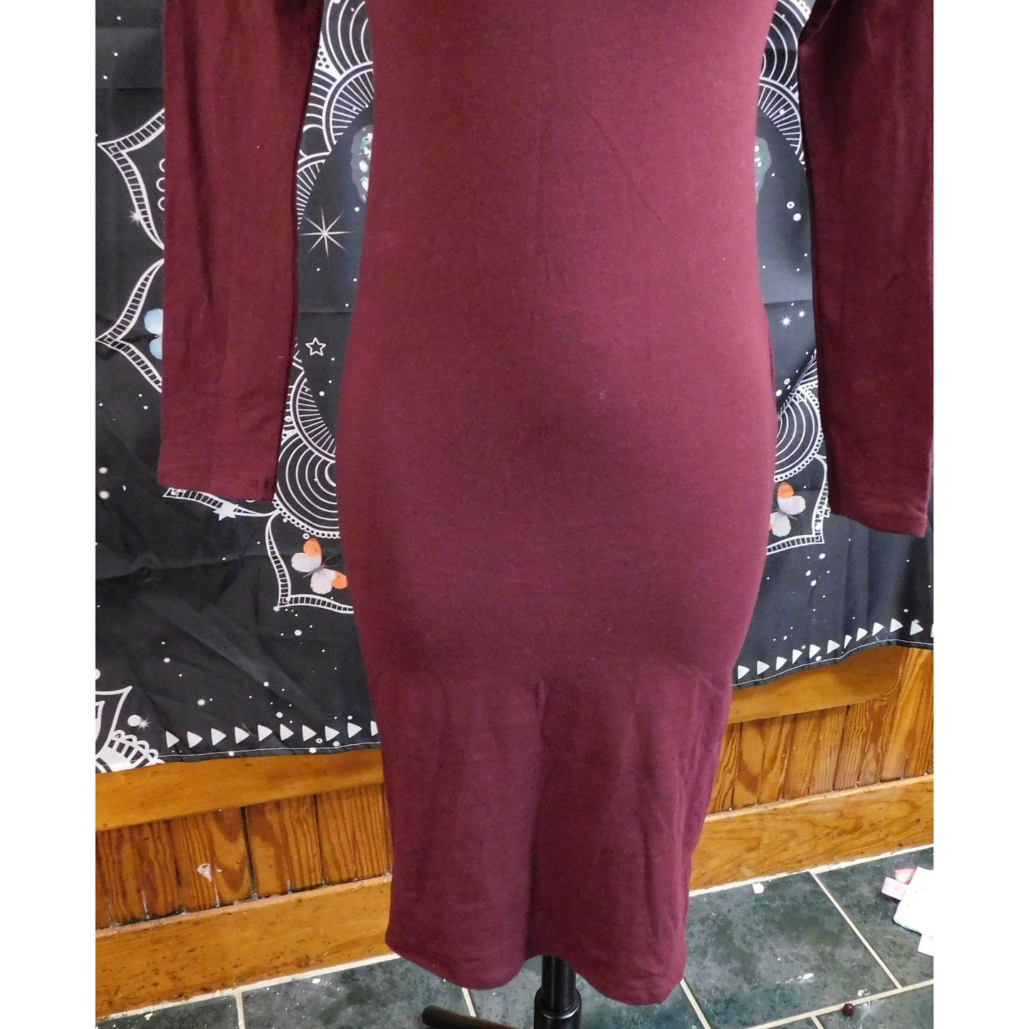 Bozzolo Burgundy Bodycon Dress With Strappy Neck