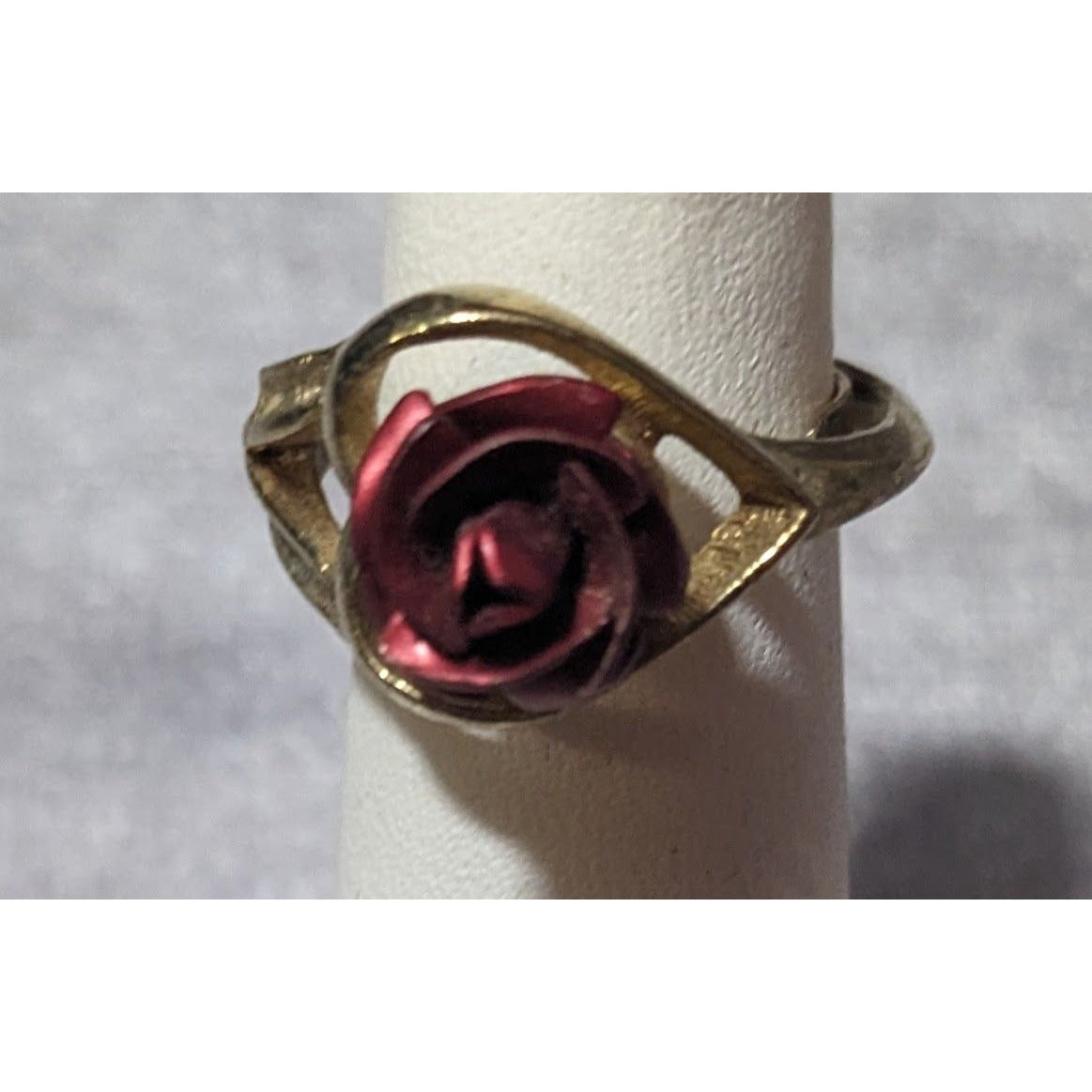 Vintage Open Heart Red Rose Gold Tone Fashion Ring Size 6