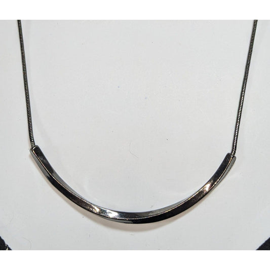 Minimalist Modernist Silver Tone Twisted Curved Bar Necklace Geometric Jewelry