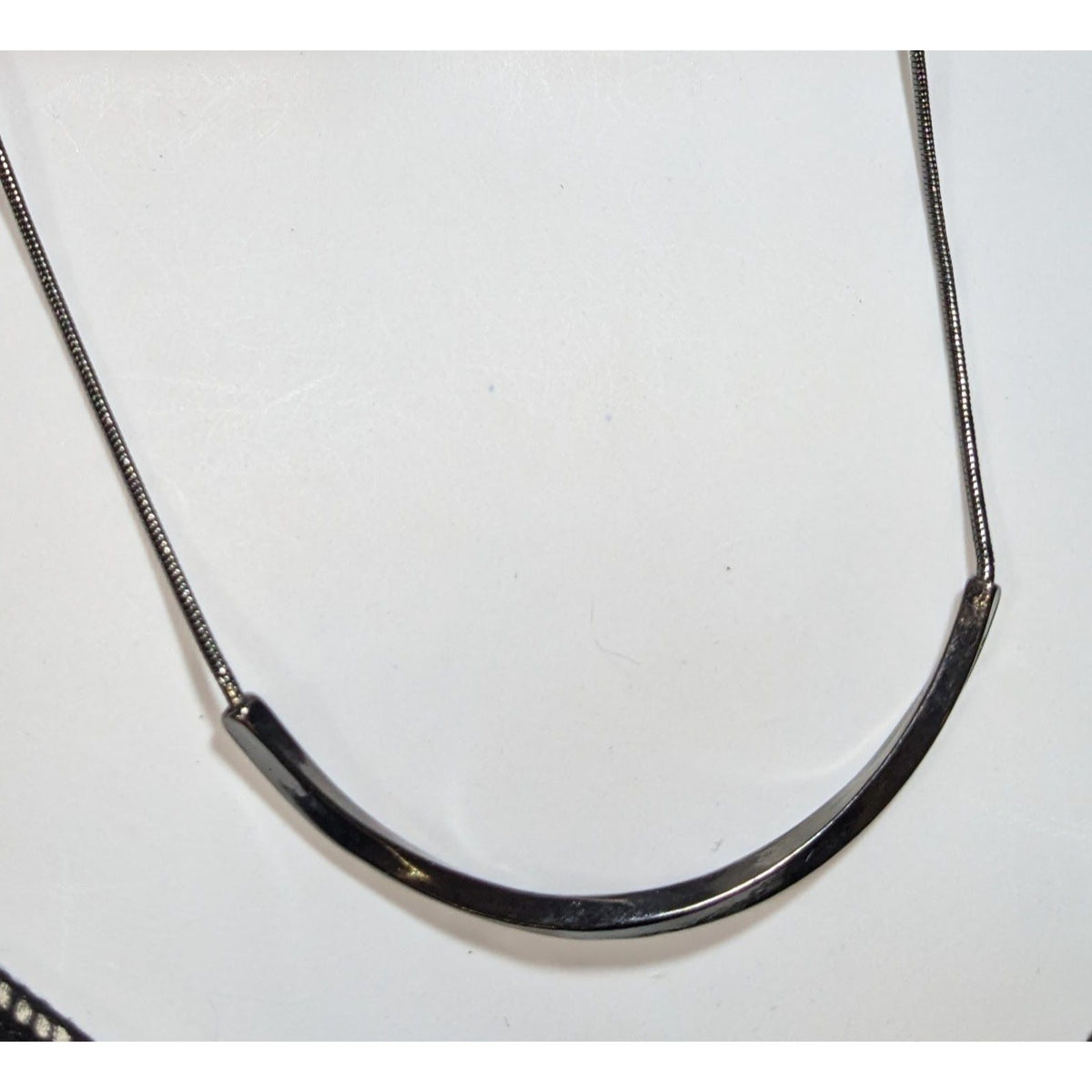 Minimalist Modernist Silver Tone Twisted Curved Bar Necklace Geometric Jewelry