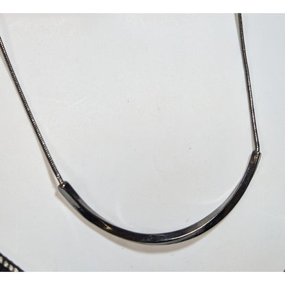 Minimalist Modernist Silver Tone Twisted Curved Bar Necklace Geometric Jewelry