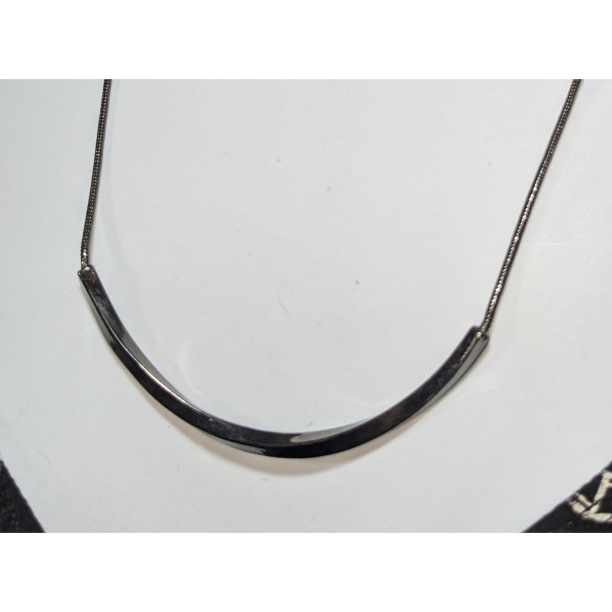 Minimalist Modernist Silver Tone Twisted Curved Bar Necklace Geometric Jewelry