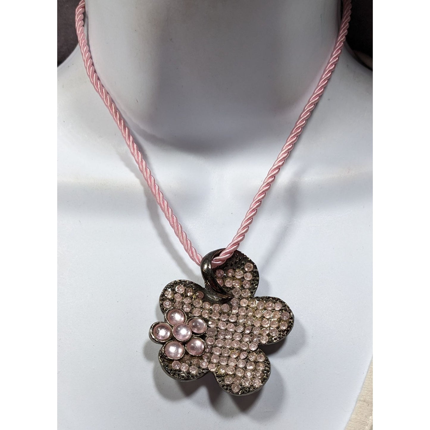 Vintage 90s Retro Pink Flower Pendant Necklace